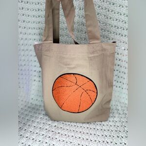 Medium Tote Bag: Basketball